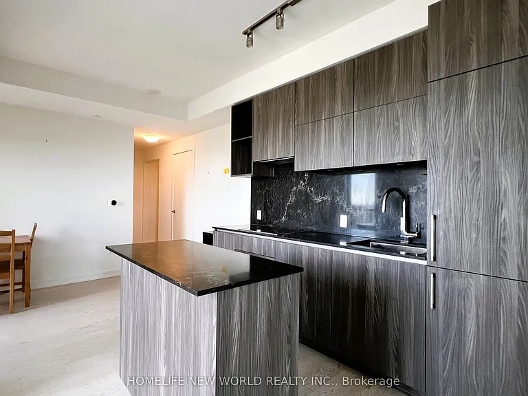 1 Yorkville Ave #4608 — Photo 3