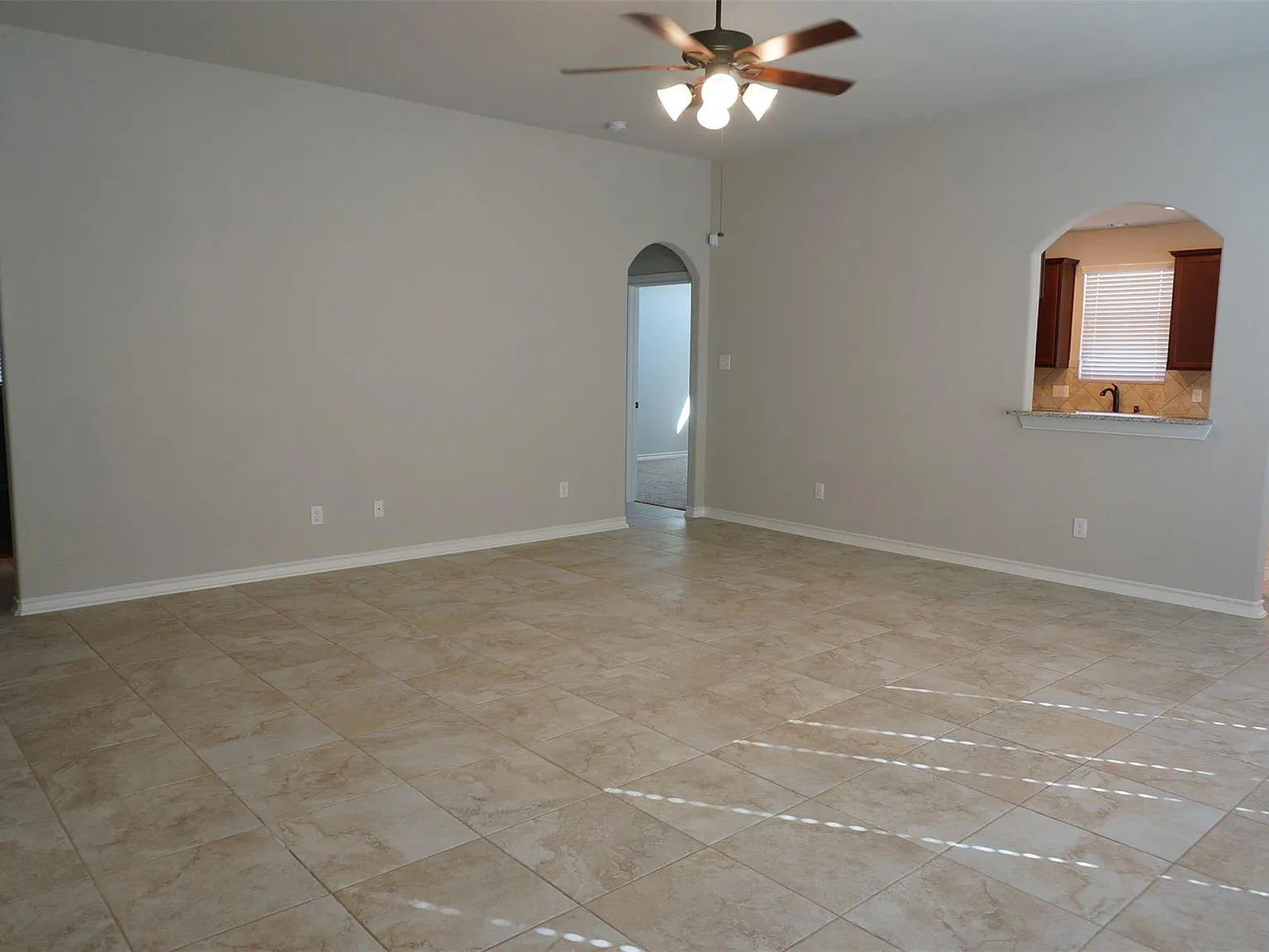 4 bed, 2.0 bath, 1787 sqft, $2,200 — Photo 3