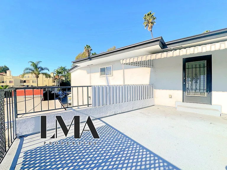 1830 N La Brea Ave #7A — Photo 35