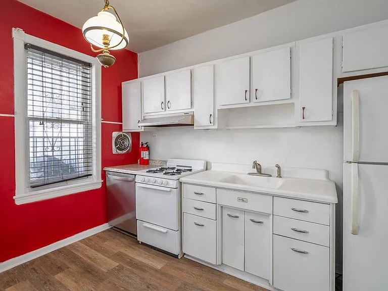 2341 S Woodstock St — Photo 4