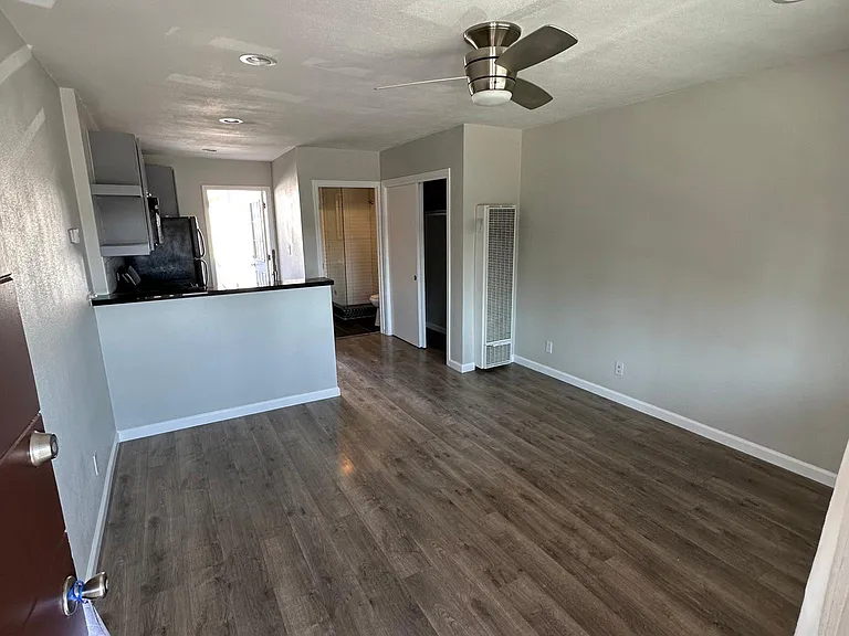 809 Diamond St — Photo 4