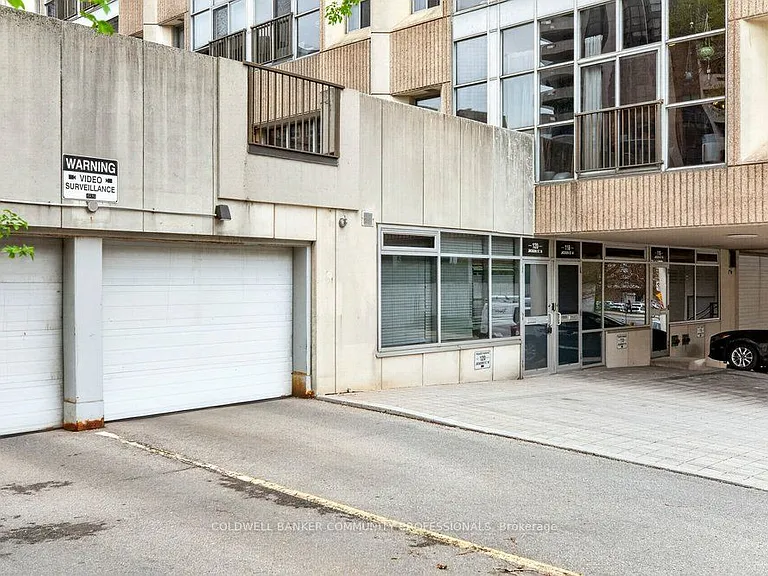 120 Jackson St W — Photo 5