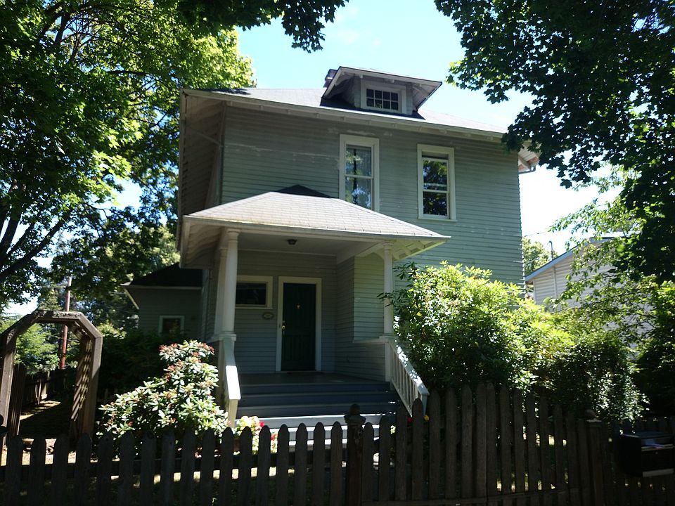 2nd image of 528 34th Ave