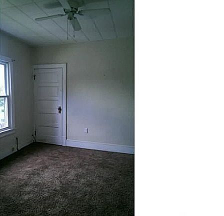 5th image of 160 Groton Ave