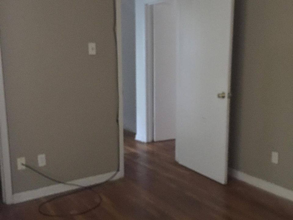 2nd image of 3049 Carnes Ave