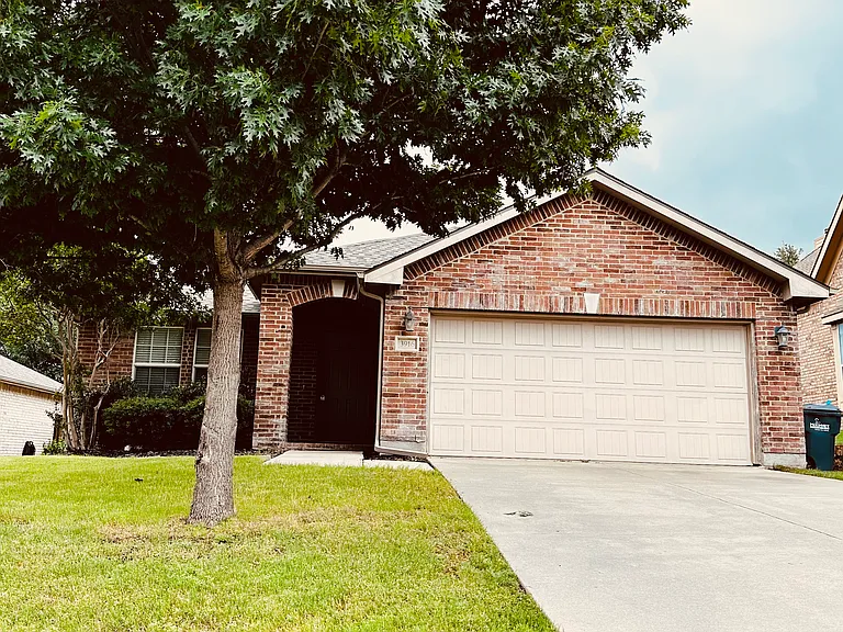 3916 Jeanette Ln — Photo 1