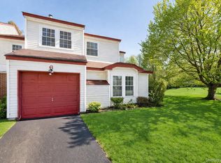 6 Georgian Court, Coram, NY 11727