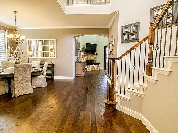 3rd image of 15959 Willowbrook Ln