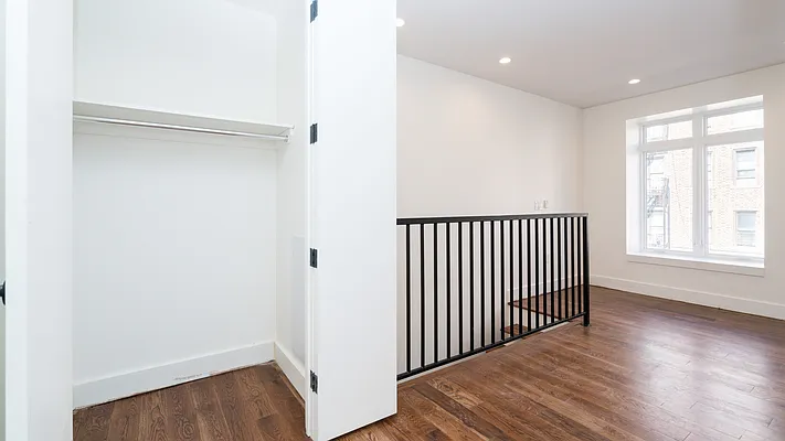 Rented by Nooklyn NYC LLC | media 9