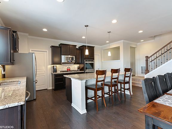 5th image of 3532 Crestwood Ln
