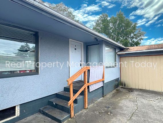 2nd image of 9618 Pacific Ave #8B