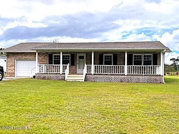 2064 Fountaintown Rd, Chinquapin, NC 28521