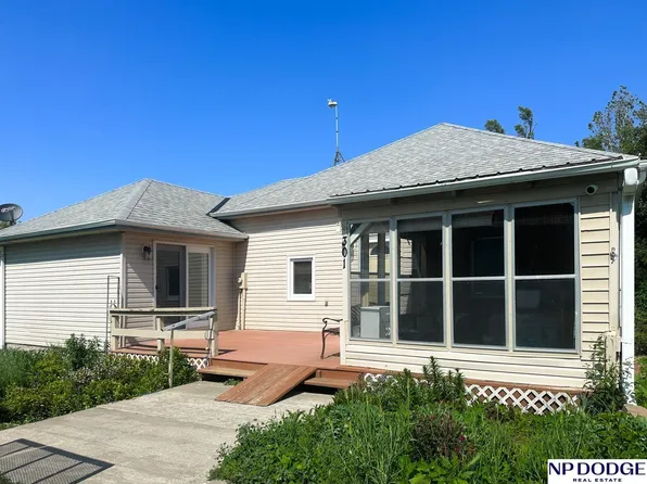 301 S Nebraska St, Hooper, NE 68031