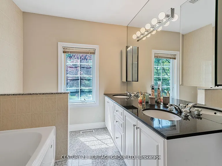 162 Goulding Ave — Photo 15