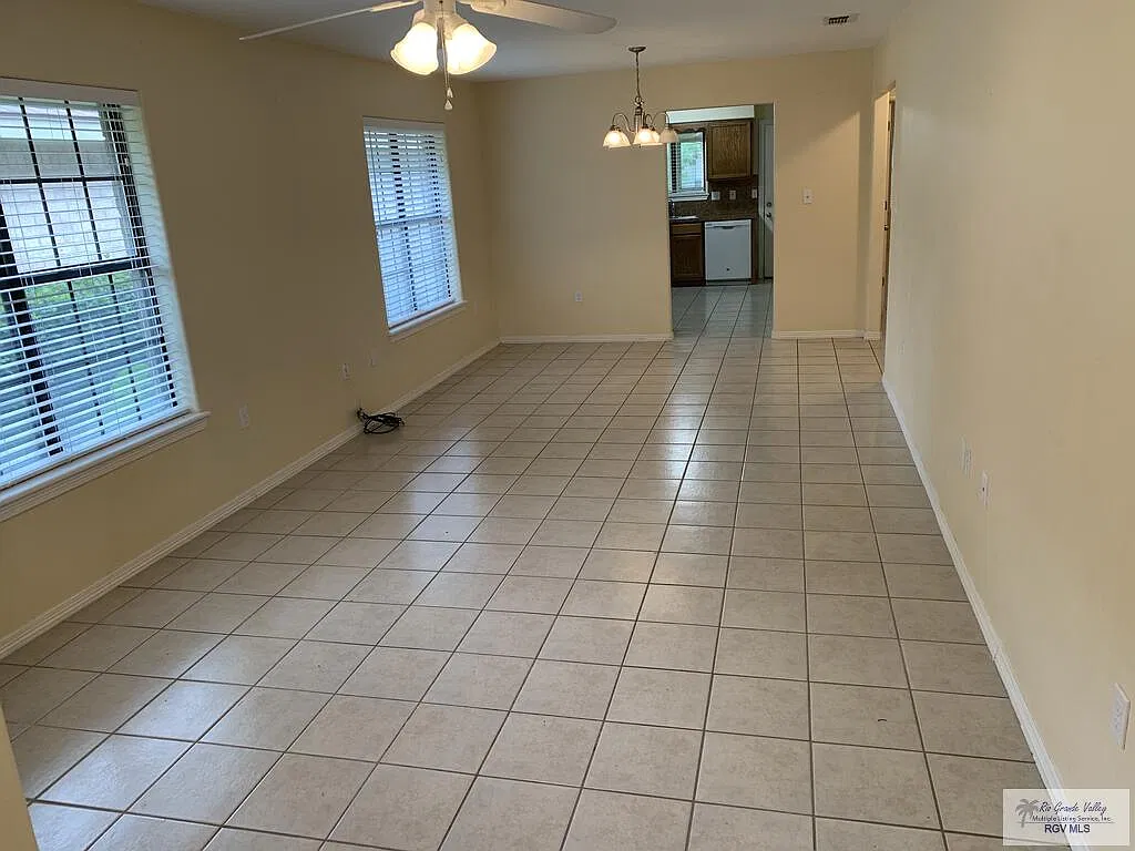 2 bed, 2.0 bath, 1183 sqft, $1,225 — Photo 2