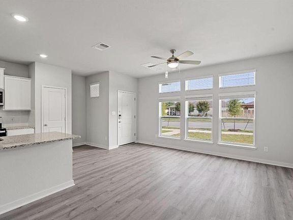 4th image of 108 Carol Ave