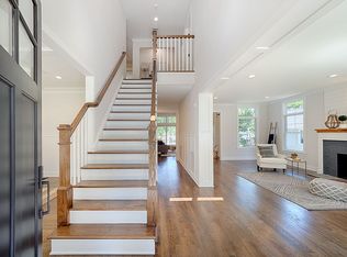 54 Oakridge Rd, Verona, NJ 07044