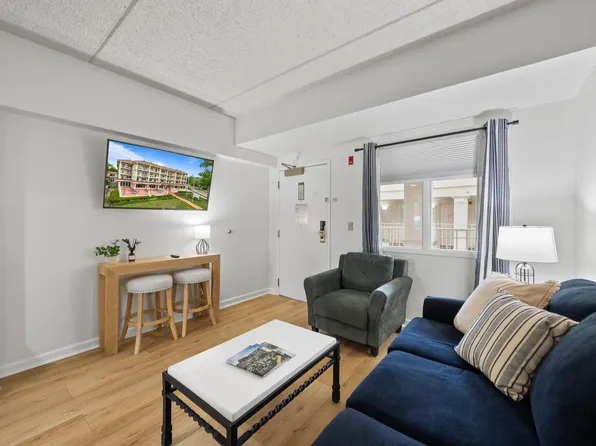 335 Wrigley DRIVE #411, Lake Geneva, WI 53147