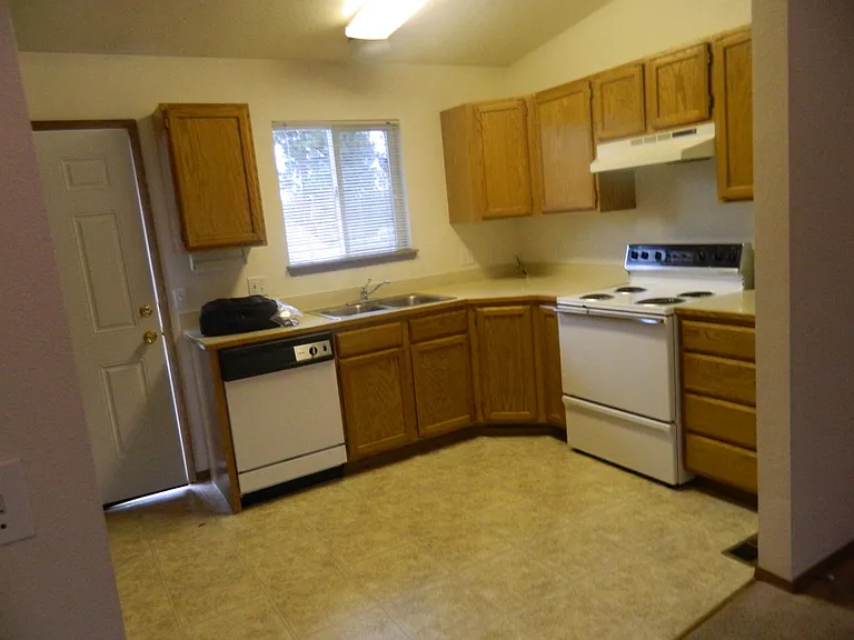 3478 E 2nd Ave #A — Photo 2