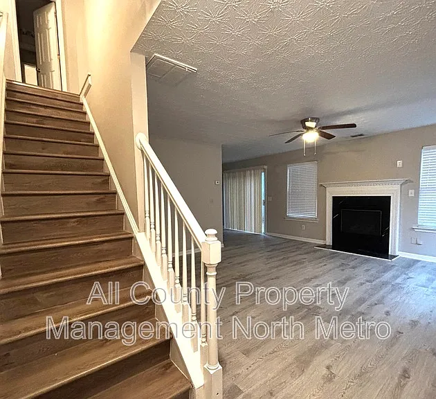 289 Silver Ridge Dr — Photo 4