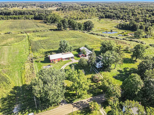 7350 Sanford Rd, Howell, MI 48855