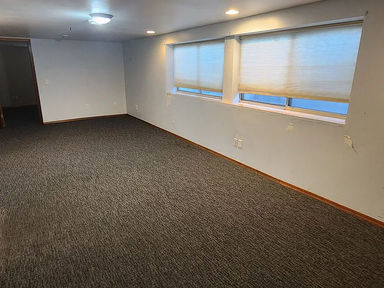 1624 E Oakland Ave — Photo 13