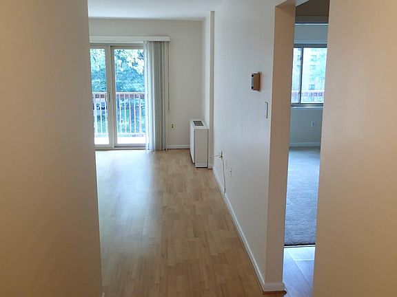 2nd image of 7420 Lakeview Dr APT 305