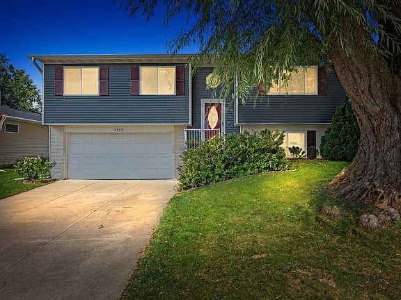 3rd image of 2540 Copper Dr