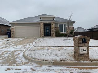 636 NW 180th St, Edmond, OK 73012