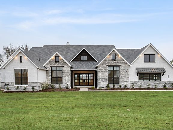 2nd image of 225 League Rd