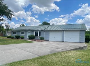 976 Sycamore Ct, Defiance, OH 43512