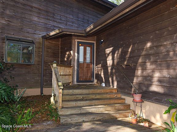 5th image of 3140 Demaret Dr