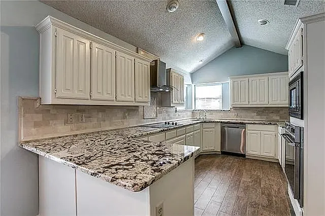 1207 Mistywood Ln — Photo 7