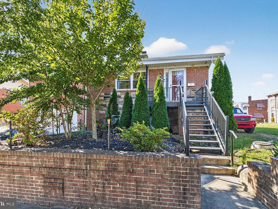 1st image of 260 45th St NE