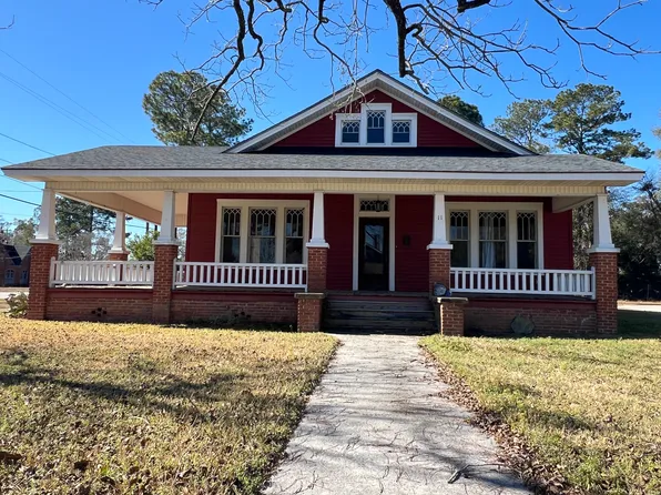 11 Marguerite St, Claxton, GA 30417