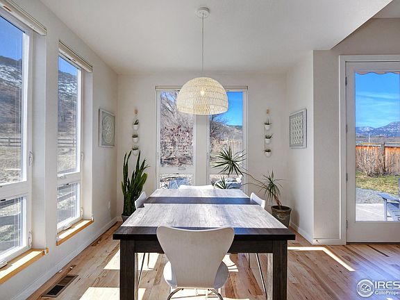 5th image of 364 McConnell Dr
