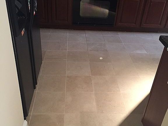 5th image of 445 Lakelands Dr