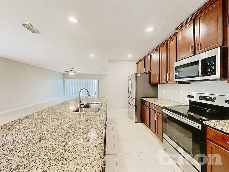 417 Kestrel Dr — Photo 3