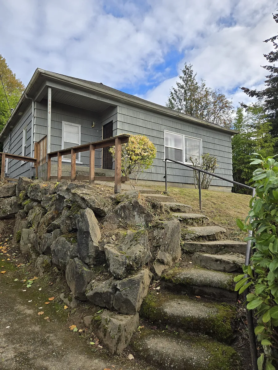 Building Photo - 6434 23rd Ave S