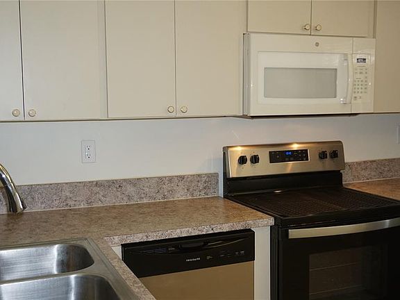 5th image of 8907 SEELEY LANE
