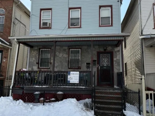 744 Trumbull St, Elizabeth City, NJ 07201