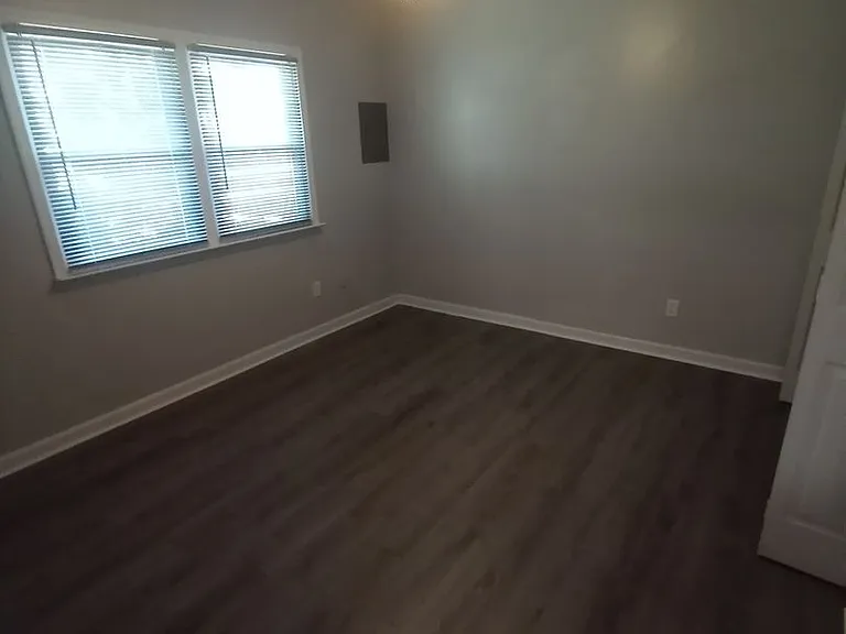 223 Woodview Ave — Photo 17