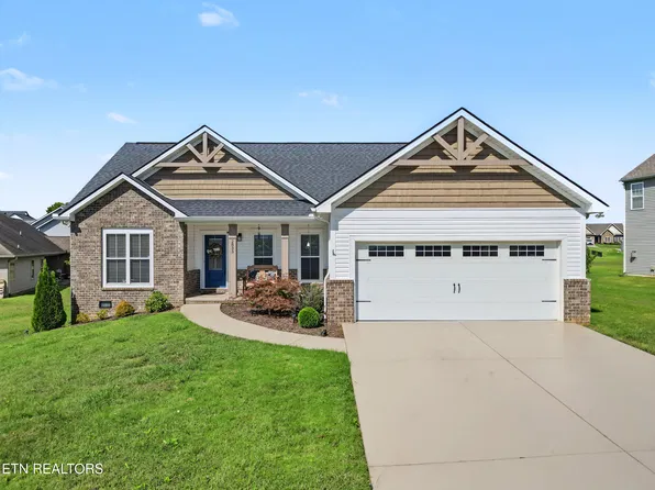 2833 Alden Glenn Ct, Sevierville, TN 37876