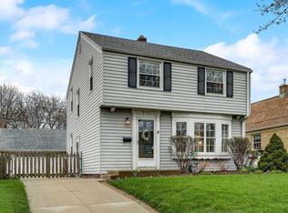 8153 Richmond Ct, Wauwatosa, WI 53213