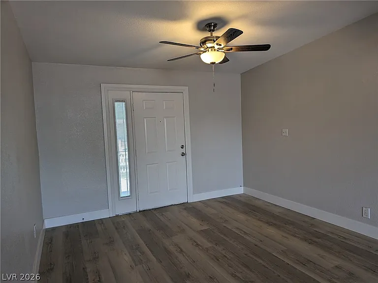 4379 Hilldale Ave — Photo 4