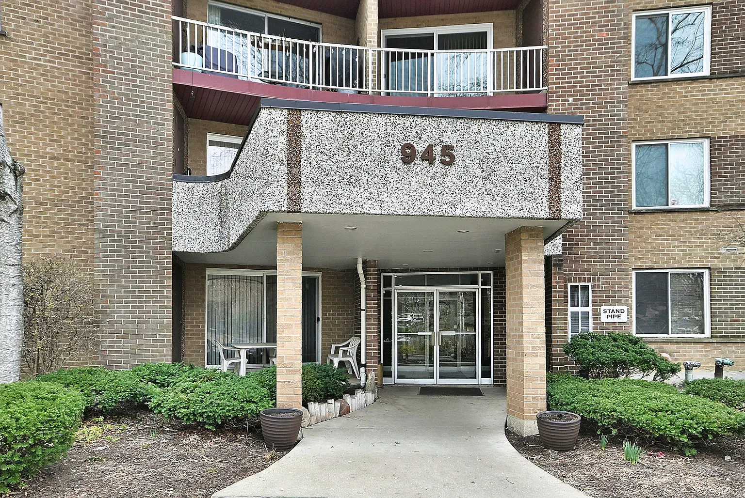 945 E Kenilworth Ave Unit 312 photo 1