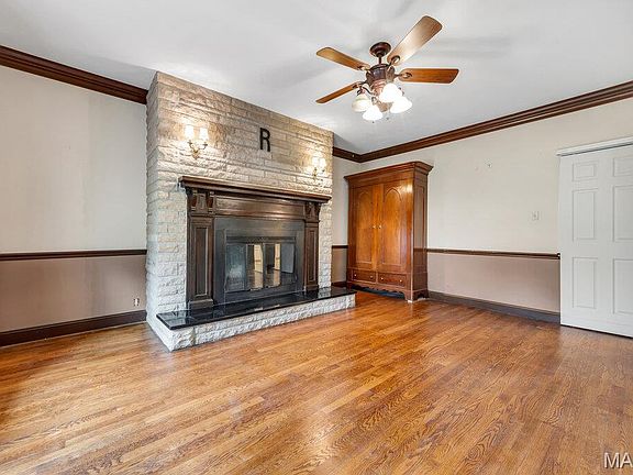 5th image of 830 Boone St