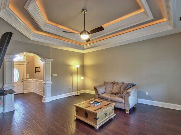 3rd image of 3950 Paeonia Ct