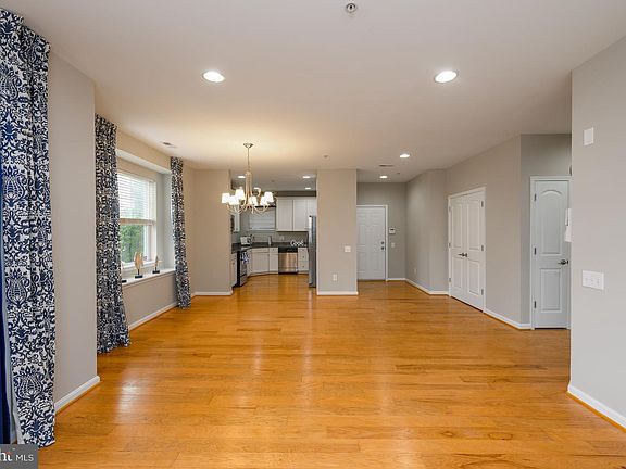 4th image of 20013 Newry Dr Unit 6
