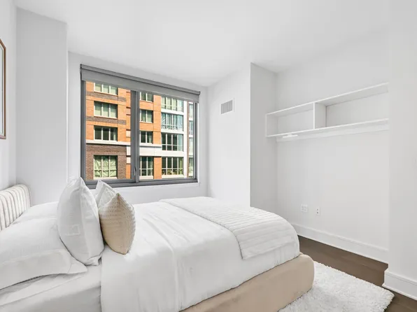 9 Avenue At Port Imperial image 20 of 50